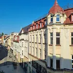 Sobieskiego 9 3*