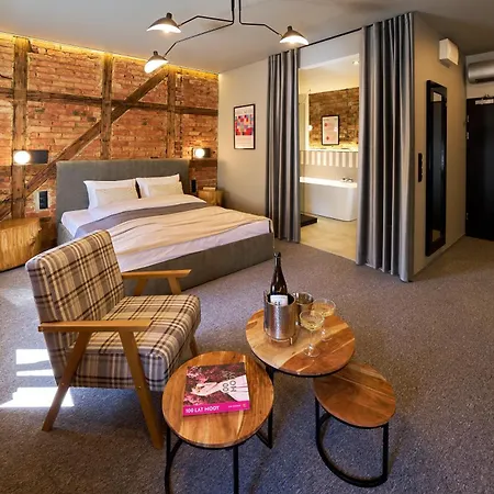 Couette-café Sobieskiego 9 3*