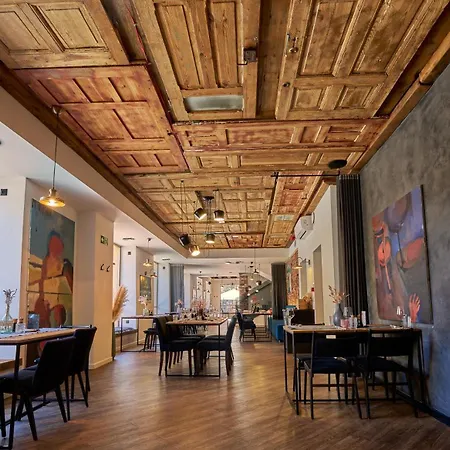 Couette-café Sobieskiego 9 3*