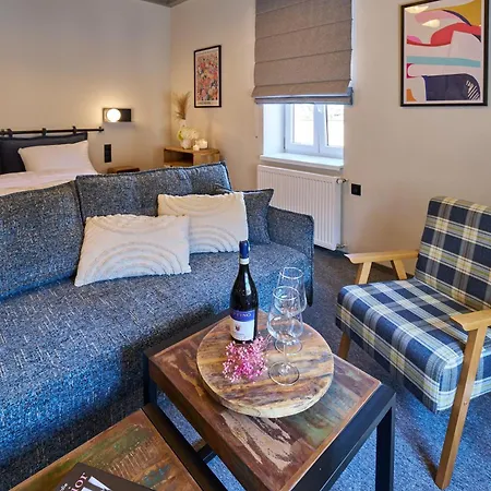 Sobieskiego 9 Bed and breakfast 3*